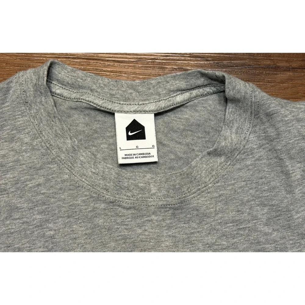 Nike x Dover Street Market DSM Swoosh Graphic T-Shirt Grey DJ2763-063 Men Sz L